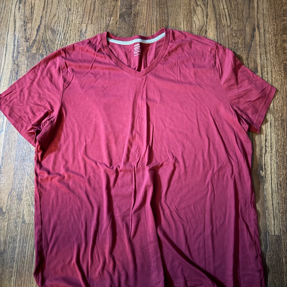 Old Navy Men's Burgundy V-Neck T-Shirt